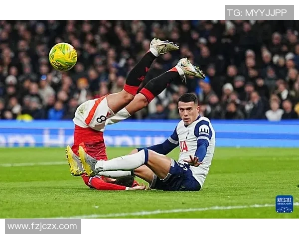 国王杯精彩对决曼联与热刺战成平局逆转瞬间点燃全场激情